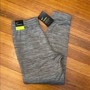 Nike boys therma pants size M